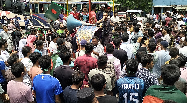 দুর্নীতি-টেন্ডারবাজি দেখলে মাইরি শুয়াইয়া দিবেন