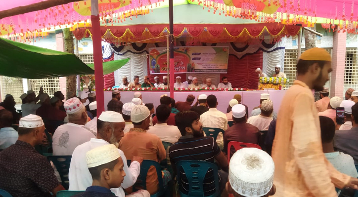 কুষ্টিয়ায় বৈষম্য বিরোধী আন্দোলনের ছাত্র-অভিভাবক ও তওহীদি জনতার সমাবেশ ও দোয়া অনুষ্ঠিত 