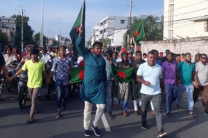 কুষ্টিয়ায় ছাত্র-জনতার আনন্দ মিছিল