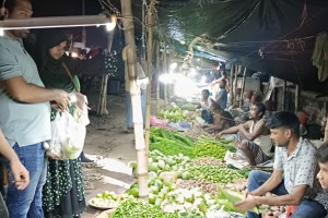 কুষ্টিয়া পৌরসভার ইজারাকৃত বাজার জোরপূর্বক দখল
