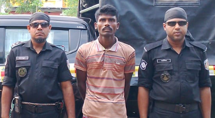 ভেড়ামারায় র‌্যা*বের অভিযানে ফেনসিডিল সহ মাদক ব্যবসায়ী গ্রেফতার