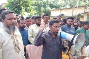 সিএনজি ও বাস শ্রমিকদের দ্বন্দ নিরসনে মিরপুরে সিএনজি মালিকদের সাথে ইঞ্জিনিয়ার জাকির সরকারের মতবিনিময়