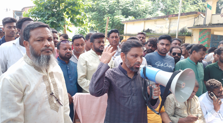 সিএনজি ও বাস শ্রমিকদের দ্বন্দ নিরসনে মিরপুরে সিএনজি মালিকদের সাথে ইঞ্জিনিয়ার জাকির সরকারের মতবিনিময়