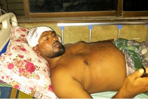 কুমারখালীতে হাসপাতাল থেকে রোগী ও স্বজনকে তুলে নিয়ে মারধরের অভিযোগ