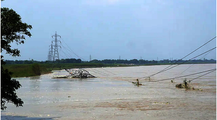 কুষ্টিয়া-ঈশ্বরদী মহাসড়কসহ বিদ্যুতের কয়েকটি টাওয়ার হুমকির মুখে