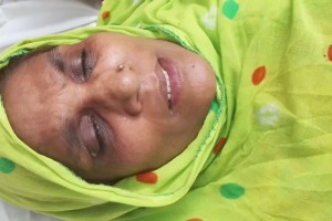 মিরপুরে চাচীকে বেধড়ক পেটালো ভাতিজা