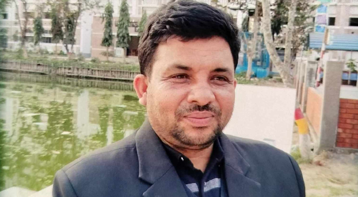সন্ত্রাসী বাহিনী গঠন করে চাঁদাবাজি ও ভূমি দখলে মেতে ওঠেন কুষ্টিয়ার কাউন্সিলর এজাজুল