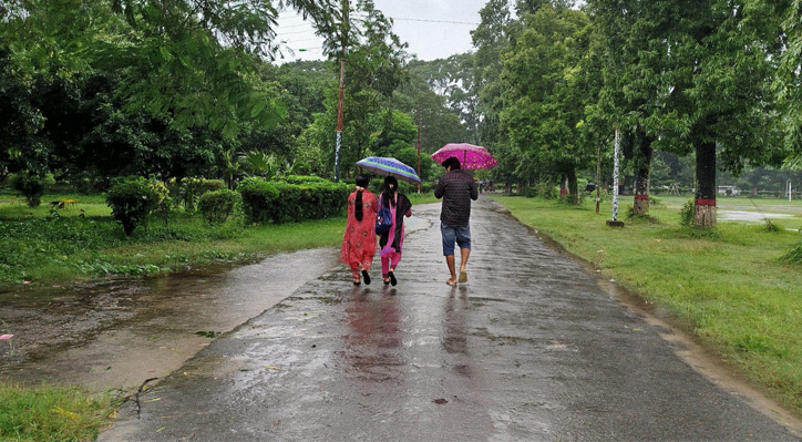 বৃষ্টিস্নাত ইসলামী বিশ্ববিদ্যালয়ের মনোমুগ্ধকর ক্যাম্পাস