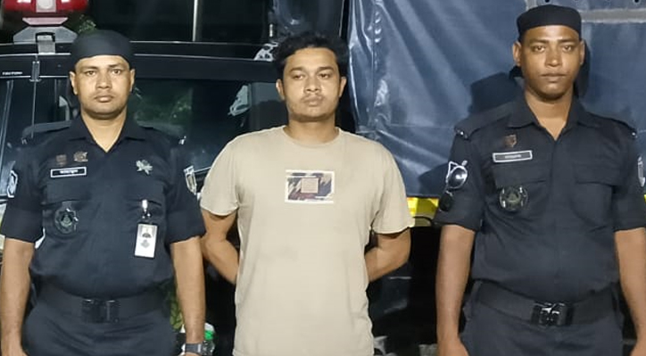 কুষ্টিয়ায় র‌্যাবের অভিযানে হত্যা মামলার পলাতক আসামী গ্রেফতার