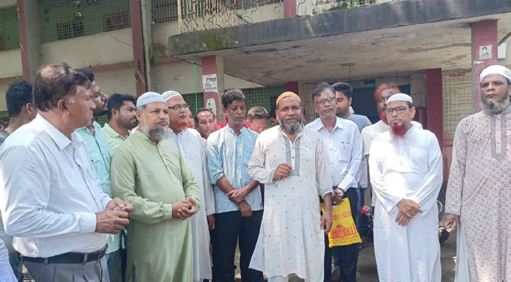 শিক্ষককে পিটিয়ে আহত করার প্রতিবাদে মিরপুরে শিক্ষা প্রতিষ্ঠান প্রধানদের অবস্থান কর্মসূচি 