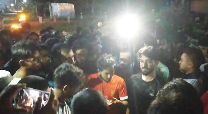 মধ্য রাতে উত্তপ্ত ইবির লালন শাহ হল