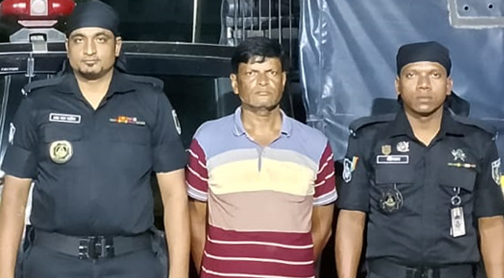 কুষ্টিয়ায় র‌্যাবের অভিযানে হ*ত্যা মামলার পলাতক আসামী গ্রেফ*তার