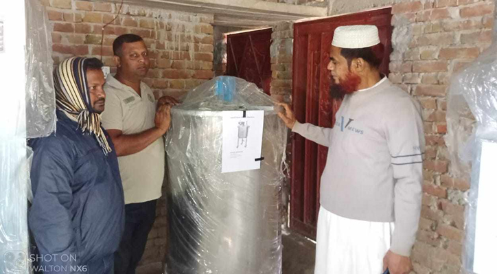 দৌলতপুরে প্রাণী সম্পদ অধিদপ্তরের সহযোগিতাই স্বাবলম্বী যুবক