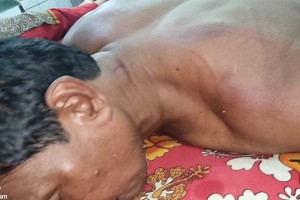 ভেড়ামারায় পাবনা সুইটের মালিককে মিষ্টির দোকানে ঢুকে বেধড়ক মারধর