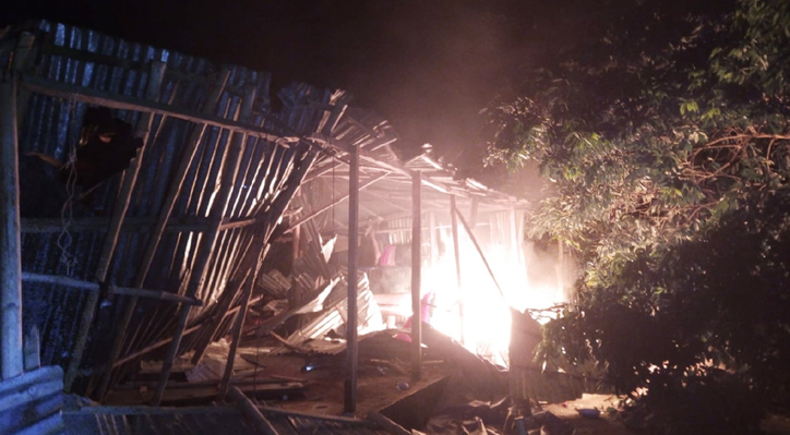 সাবেক চেয়ারম্যান ও শিক্ষকের বিরুদ্ধে দরবার শরিফে ভাঙচুর-অগ্নিসংযোগের অভিযোগ