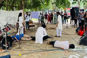 মব জাস্টিসের বিরুদ্ধে সচেতনতায় ইবিতে মবের মুল্লুক অনুষ্ঠিত 