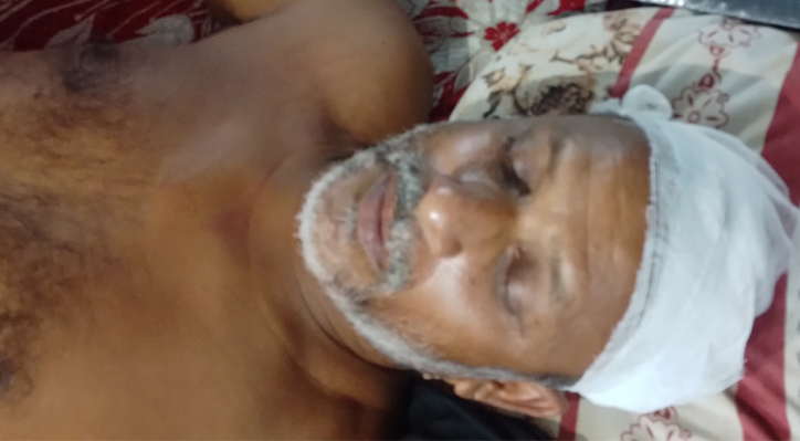 নদী ভাঙ্গন রোধে জিও ব্যাগ তৈরির বালি বিক্রিতে বাধা দেওয়ায় হাতুড়ি পেটা 