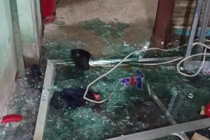 দৌলতপুর ইউনিয়ন যুবদলের যুগ্ম সম্পাদক টুটুলের নেতৃত্বে হামলা ভাংচুর লুটপাট