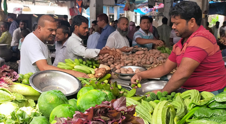 ধারাবাহিক বৃষ্টির কারণে কুমারখালীর সবজির বাজার অস্থির