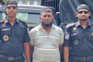 কুষ্টিয়ায় র‌্যাবের অভিযানে গাঁ*জা সহ মা*দক ব্যবসায়ী গ্রেফতার