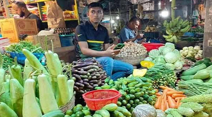 কুষ্টিয়ায় সবজির বাজার ঊর্ধ্বমুখী