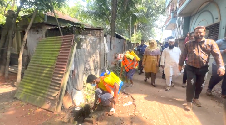 খোকসা পৌরসভার মশক নিধন কর্মসূচির উদ্বোধন