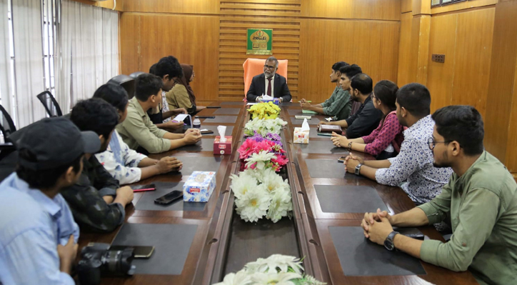 নবনিযুক্ত উপাচার্যের সাথে ইবি রিপোর্টার্স ইউনিটির মতবিনিময়