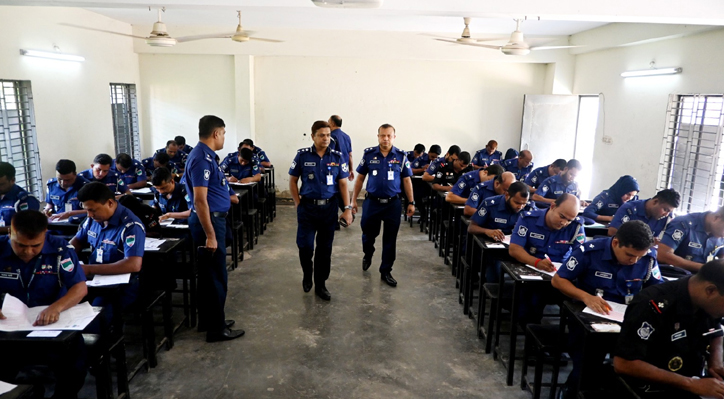 কনস্টেবল পদে চাকরি পাওয়ার প্রলোভনে প্রতারক চক্রের ফাঁদে পা দেবেন না: জেলা পুলিশ কুষ্টিয়া