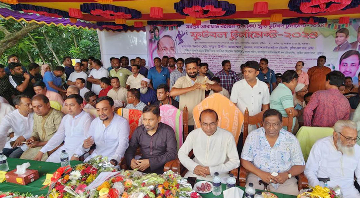 ভেড়ামারায় আরাফাত রহমান কোকো স্মৃতি ফুটবল টুর্নামেন্ট উদ্বোধন 