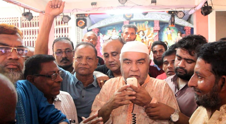 কুমারখালীতে পূজা মন্ডপ পরিদর্শন করলেন বেগম খালেদা জিয়ার উপদেষ্টা মেহেদী রুমি 