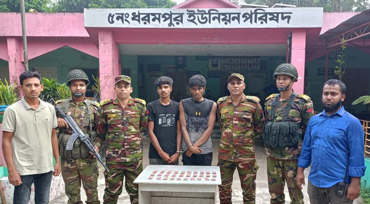 কুষ্টিয়ায় পৃথক অভিযানে বিপুল পরিমাণ মাদকসহ দুইজন গ্রেফতার