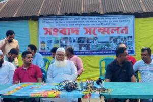 কুষ্টিয়ায় পদ্মা নদীর ভাঙন থেকে বসতি রক্ষার দাবীতে প্রতিবাদ সভা ও সংবাদ সম্মেলন