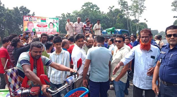কুমারখালীতে বিএনপি’র দুই পক্ষের মধ্যে লাঠিসোটা নিয়ে ধাওয়া পাল্টা ধাওয়া