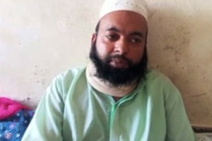 ভেড়ামারায় তুচ্ছ ঘটনায় ইমামকে পেটালো সন্ত্রাসীরা