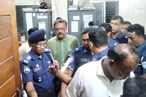 কুমারখালীর সাবেক সংসদ সদস্য রউফ জেল গেট থেকে গ্রেপ্তার 