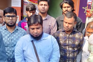ভেড়ামারায় ভুয়া ডাক্তার আটক