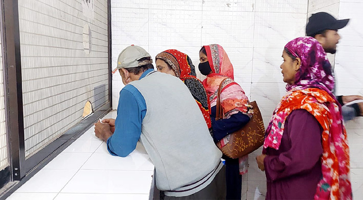 কুষ্টিয়া জেনারেল হাসপাতালে ওষুধসহ চিকিৎসা সরঞ্জাম সংকটে ভোগান্তিতে রোগীরা