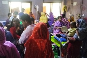 কুষ্টিয়া ২৫০ শয্যা বিশিষ্ট জেনারেল হাসপাতালের শিশু ওয়ার্ডে পা ফেলার জায়গা নেই 