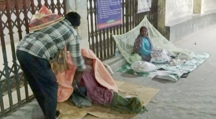 শীতার্ত মানুষের মাঝে উষ্ণতা ছড়াচ্ছে ইবির সিআরসি