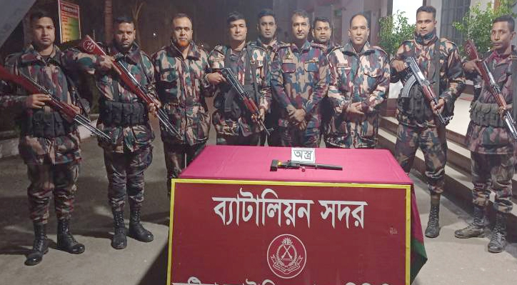 কুষ্টিয়ায় বিজিবি’র অভিযানে অস্ত্র ও গুলি উদ্ধার