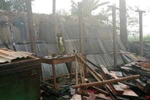 মিরপুরে পৃথক ২টি বসতবাড়িতে ভয়াবহ অগ্নিকান্ডে প্রায় ২৩ লক্ষ টাকার ক্ষয়ক্ষতি