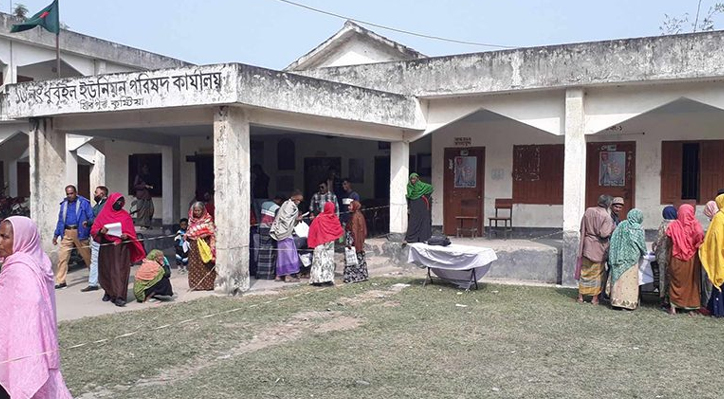 মিরপুরের ধুবইল ইউপিতে ভাতা ভোগীদের লাইভ ভেরিফিকেশন