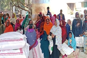 কুমারখালীতে টিসিবির পণ্যে অখুশি গ্রাহক-বিপাকে ডিলার