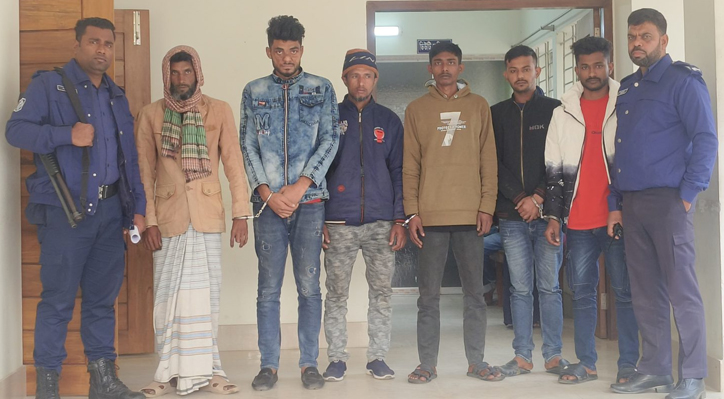 কুষ্টিয়া মডেল থানা পুলিশের বিশেষ অভিযানে বিভিন্ন মামলার ৬ জন আসামী গ্রেফতার