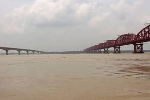 বাংলাদেশ-ভারত পানি চুক্তি অনুযায়ী দুই দেশের পদ্মা ও গঙ্গায় যৌথভাবে পানি পর্যবেক্ষণ 