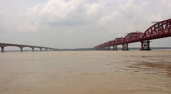 বাংলাদেশ-ভারত পানি চুক্তি অনুযায়ী দুই দেশের পদ্মা ও গঙ্গায় যৌথভাবে পানি পর্যবেক্ষণ 
