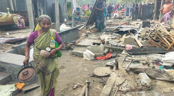 কুমারখালীতে পূর্ব নোটিশ ছাড়াই ৫ সহোদরকে উচ্ছেদ 