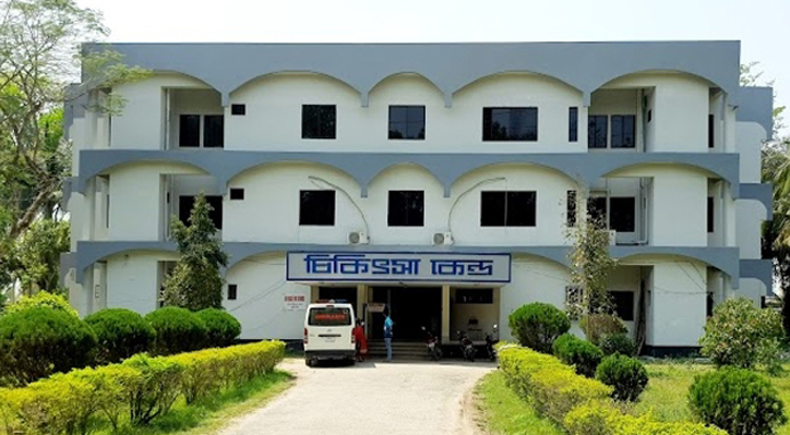 মাঝরাতে দুর্বৃত্তদের হামলার শিকার ইসলামী বিশ্ববিদ্যালয়ের শিক্ষার্থীরা