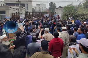 বিএনপির নেতাদের চাঁদাবাজির কারণে কুষ্টিয়ার মোকামে চালের দাম বাড়ছে