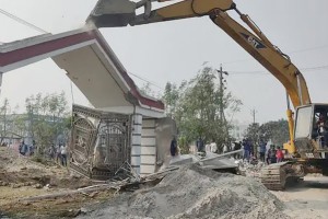 কুষ্টিয়ায় আওয়ামী লীগ নেতার দখলে থাকা ৫০ কোটি টাকার সরকারি জমি উদ্ধার